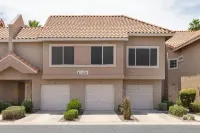 Amazing 2-bedroom Condo in Val Vista Lakes area in Gilbert Az! Pet Friendly!