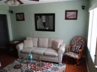Charming 2-bedroom cottage in enjoyable Pinellas Park with AC, WiFi, and more