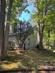 3-bedroom house in charming Jamestown with easy access to boat ramp!
