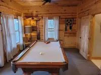 Charming 3-bedroom cabin with amazing mountain views in delightful Jasper Hotel di Pickens County