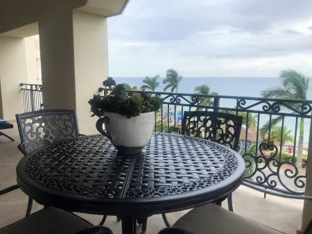 403 Landmark Resort Cozumel luxury beachfront condo, oceanview, snorkel paradise