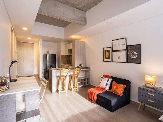 Fast Wi-fi Cozy Loft International Center