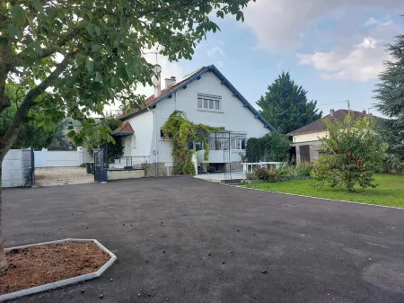 Spacious house in Champagne: a bubble of relaxation for friends and family!