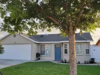 Cheerful 3 Bedroom 2 Bath Patio Home