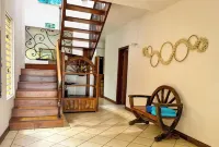 Spacious 5-bedroom villa in wonderful Rivière Noire with WiFi, AC