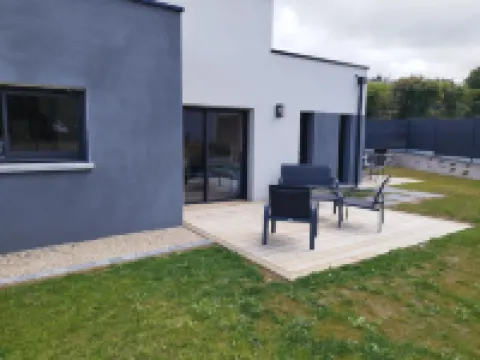 Maison Neuve Moderne Avec 2 Terrasses et Jardin Proche de la mer Hotels in Pleneuf-Val-Andre