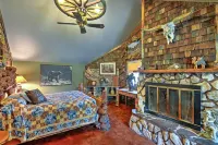 Sasquatch Inn Retreat Near Fishing and Hunting! - parking