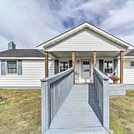 Updated Beattyville Ranch-Style Home w/ Yard!