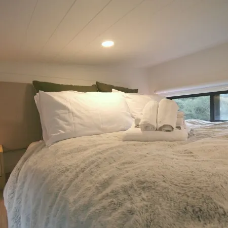 Kookaburra's Perch Tiny House. Secluded, Peaceful and Dog Friendly.