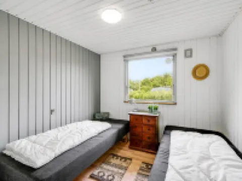 "Embla" - 500m to the Fjord