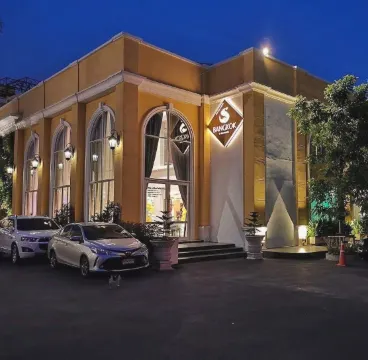 S Bangkok Hotel, Navamin