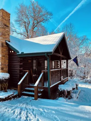 Close to Sevierville Convention Center, Wilderness Resort, Downtown Sevierville! Hotel in zona D Garden