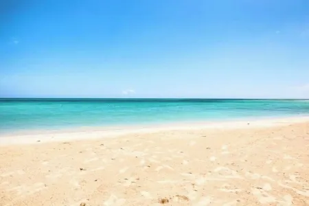 Luxury 3BR Villa w/ Private Pool,Fast Wifi - Near 876 Beach Club Relax in Style! Отели рядом с достопримечательностью «Reggae Walk of Fame and Museum»