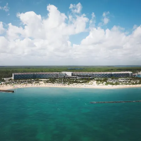 SLS PLAYA MUJERES
