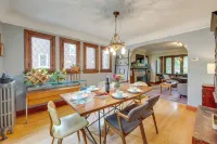 Ferndale Gem, Walk to Stores & Restaurants!