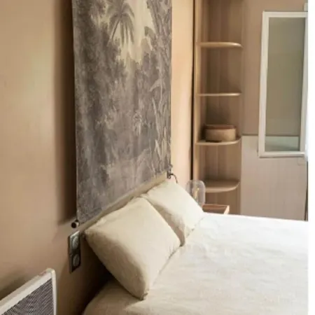 T2 Anglet near beach, port, garden not overlooked, 5 mins drive from the beach Отели рядом с Аэропорт Англет-Байонна