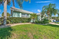 Waterfront Home w/ Dock, Kayaks, Pool + More! - Kitchenette