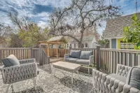 Brenham Rental w/ Deck & Yard < 1 Mi to Downtown! - WiFi