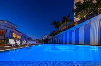 Apartamentos las Góndolas - مسبح