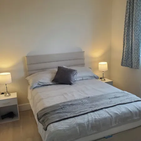 Seaside Retreat-2 Bed-Sleeps 4-Parking-Pets