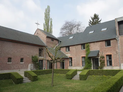 Monastery Retreat in Blossoming Limburg - Wifi