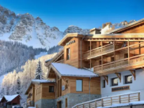 Apartment in Vars Near le Point Show