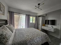 Coastal Apartment- Welcoming Apartment Overlooking Soufriere Town. Hotels in 