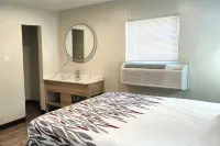 Exclusivo Inn by OYO Grand Prairie, TX - Parkplatz