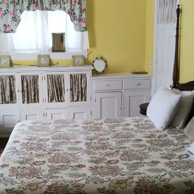 Six Acres Bed & Breakfast Các khách sạn gần Rừng núi Mount Airy