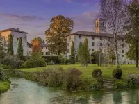 "Artuico" with garden in the castle Hotels in Strassoldo