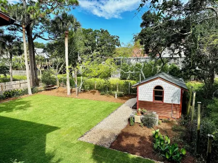 ShadyShack Duplex Ground Floor 1 Block @ Beach on Tidal Creek 3BR 1 Ba sleep 6