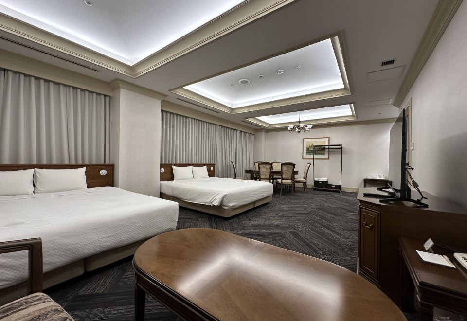 3. 호텔 모나크 돗..