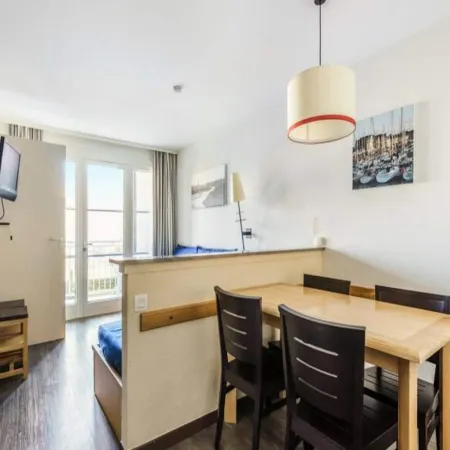 Apartment in Brittany Near Fogeo Beach