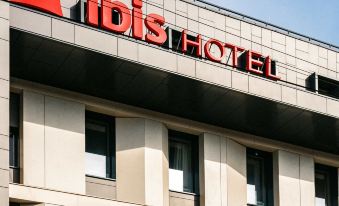 Ibis Lviv Center
