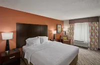 Hampton Inn Evansville/Airport - parking