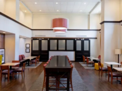 索諾馬縣羅內特公園歡朋套房酒店 索諾馬縣酒店