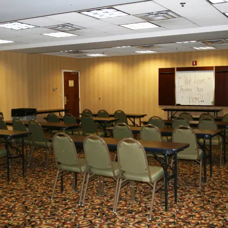 Hampton Inn Adel
