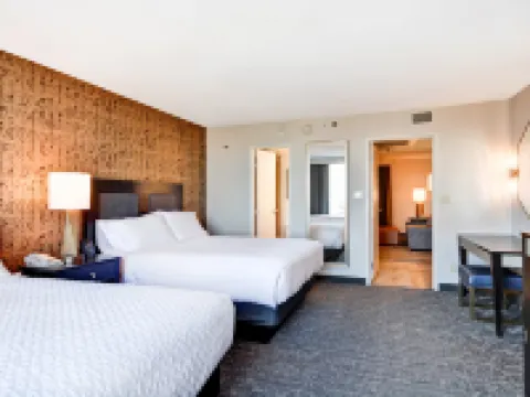 エンバシー スイーツ バイヒルトン ミネアポリス エアポート ブルーミントンのホテル