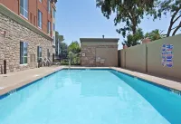 Holiday Inn & Suites OAKLAND - AIRPORT by IHG - Pools