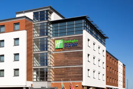 Holiday Inn Express Harlow Отели рядом с достопримечательностью «Парк Харлоу Таун»