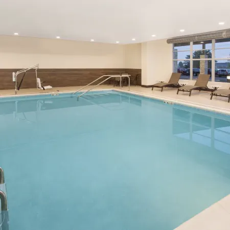 Holiday Inn Express & Suites SANDUSKY by IHG
