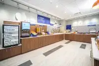 Holiday Inn Express & Suites FORT MYERS AIRPORT by IHG - breakfast