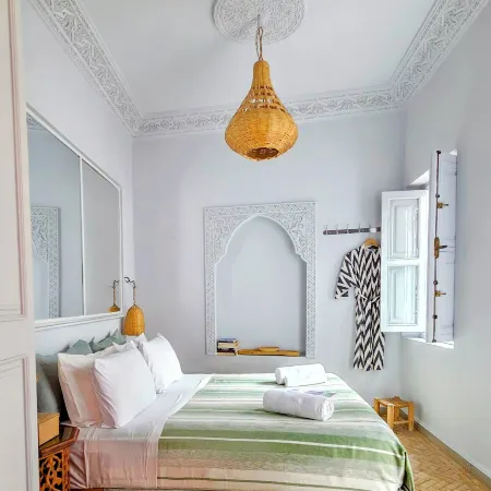 Riad Laly Tourisme Eclairé le Bijou de la Medina