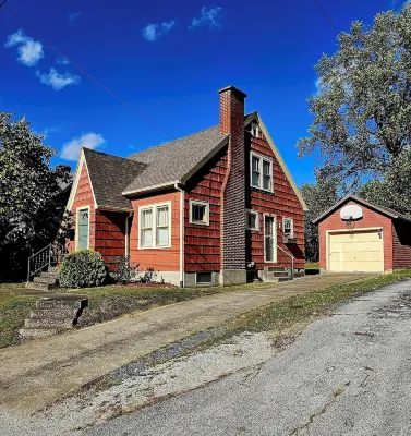 Storybook Cottage House Morehead KY 3 BR1.5 bath Downtown Hospital MSU Hotels in Morehead