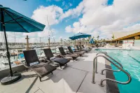 Bay Club Hotel and Marina - Beach