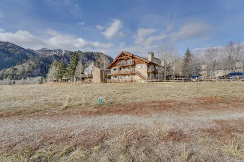 Ketchum Vacation Rental - Hike, Ski and Explore! - parking