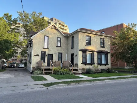 The Iron Bridge on Victoria Park - 1 Bed | 1 Bath