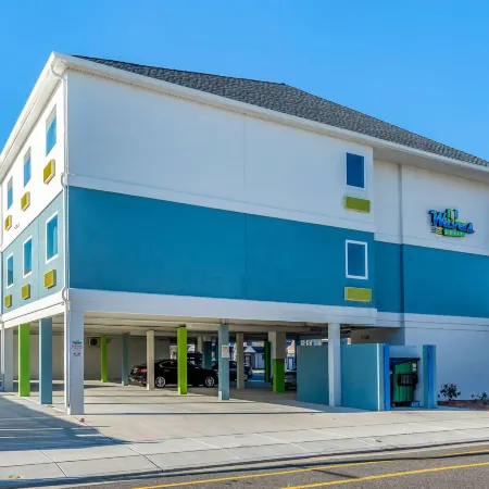 The Waves Hotel, Ascend Hotel Collection