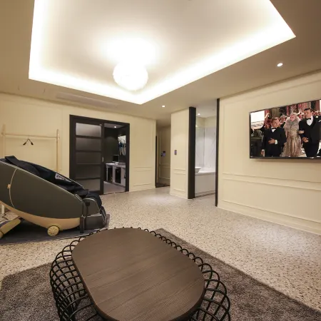Buan Raum Drive-in Hotel Отели рядом с достопримечательностью «Храм Нэсоса»