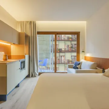 Kora Lluna Hotels near Malvarrosa Beach (Valencia)